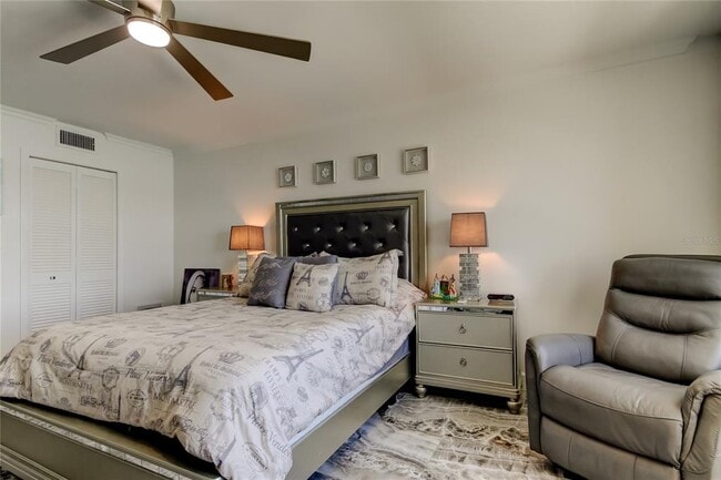 Building Photo - 5200 Brittany Dr S