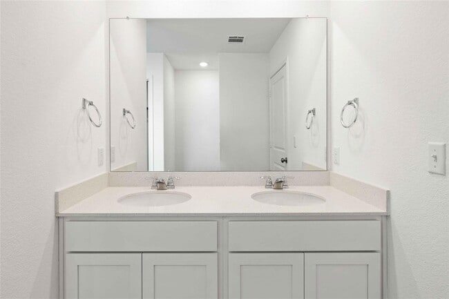 Building Photo - 416 Escondido Cir
