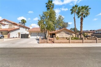 Building Photo - 130 Weatherstone Dr