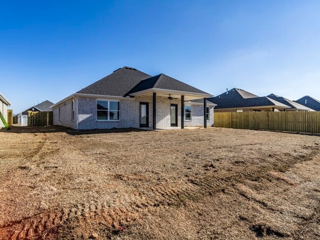 Building Photo - 510 Peach Ave