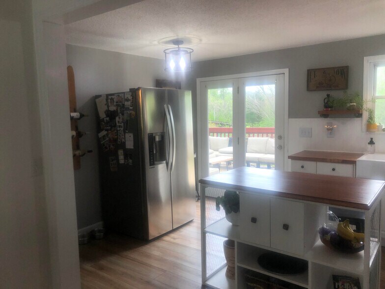 Building Photo - 404 Isbill Rd