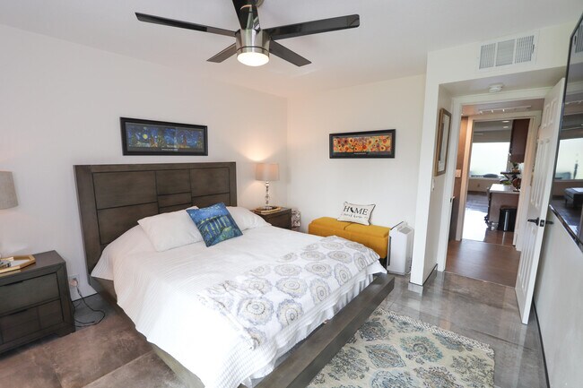 Building Photo - 9639 Spyglass Ave