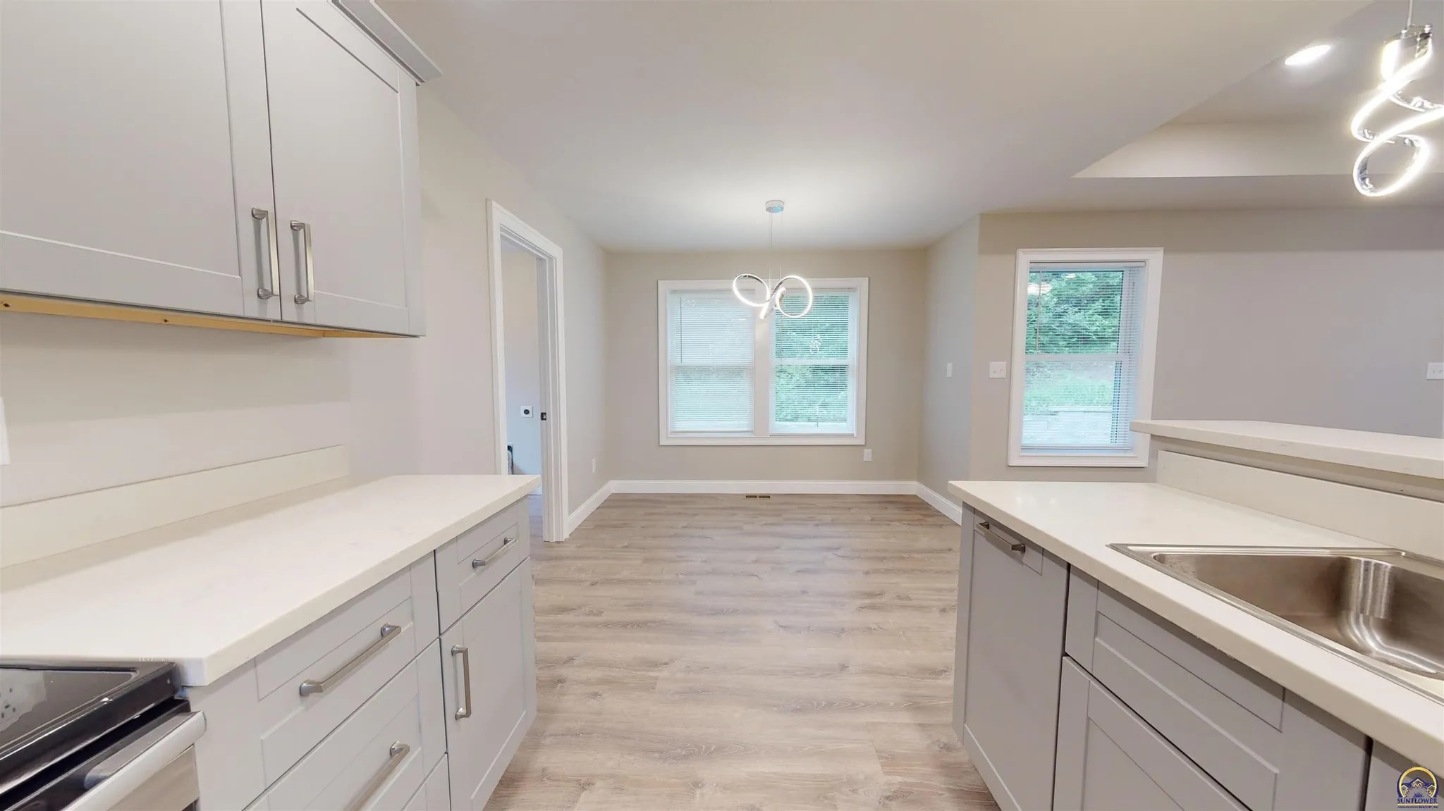 Building Photo - 3755 SW Summerfield Dr