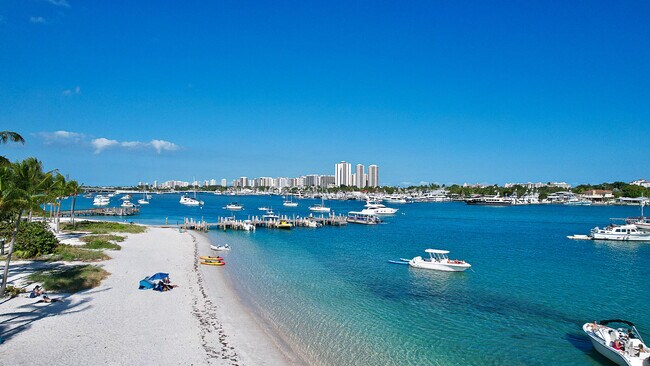 Building Photo - 5200 N Ocean Dr