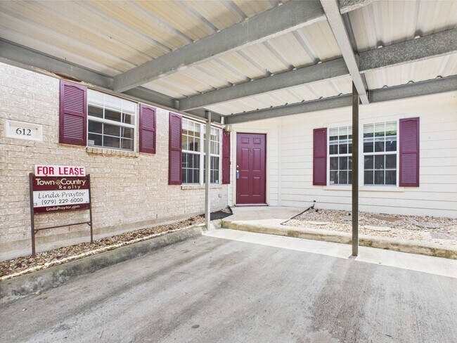 Building Photo - 612 Townplace Dr