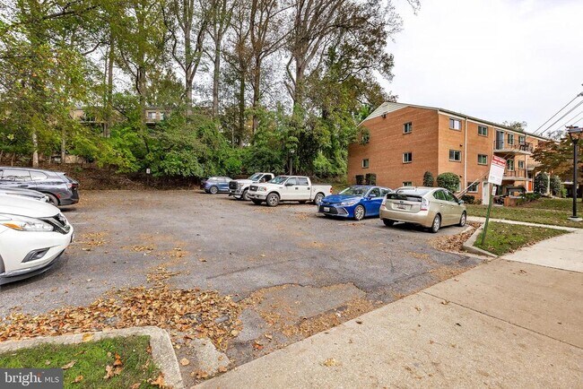 Building Photo - 10650 Weymouth St