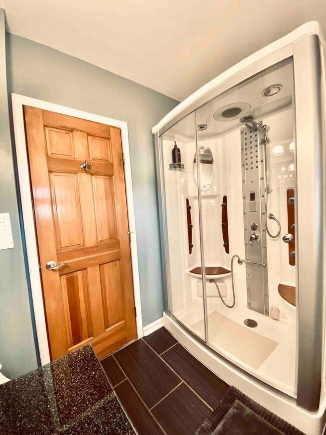 Building Photo - 152 Central Ave