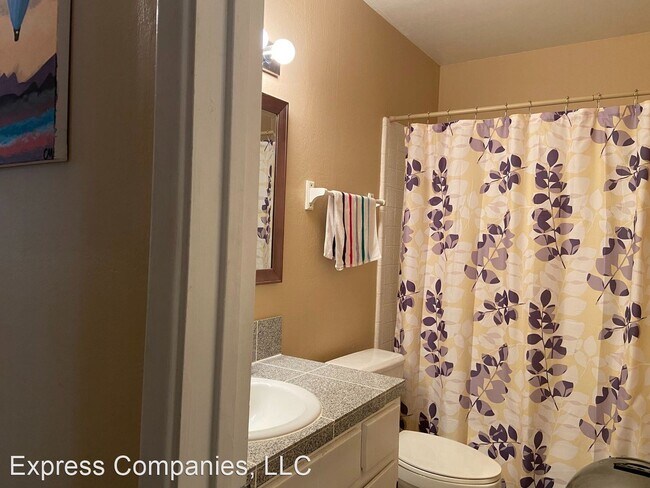 Building Photo - 3 br, 2 bath House - 15 W Loma Vista Dr. #104