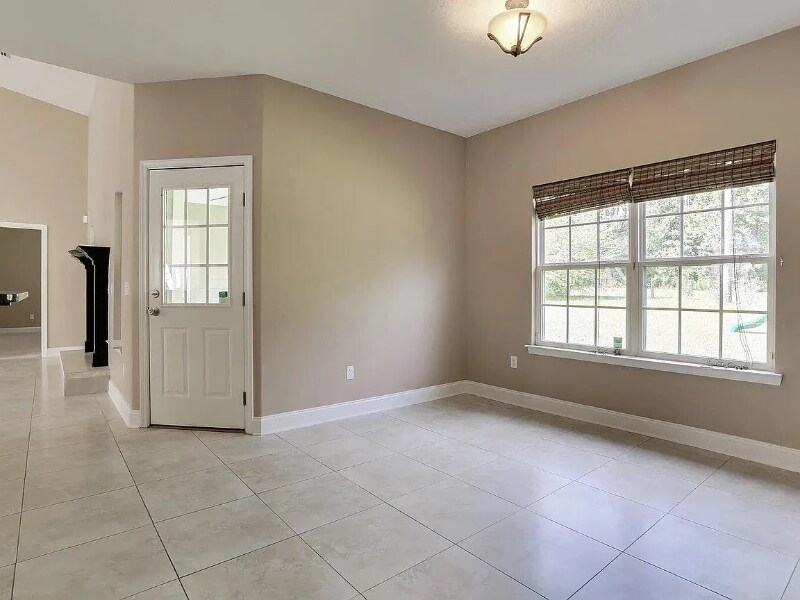 Building Photo - 103 Par Ct