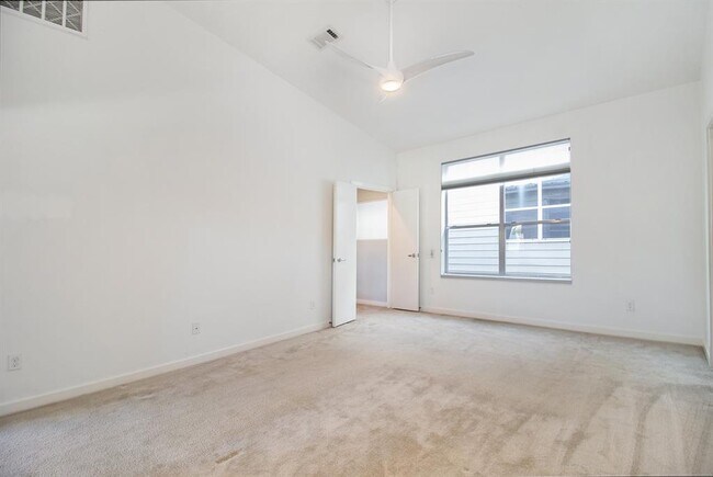 Building Photo - 2940 Cline St