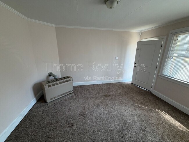 Building Photo - 218 S Vyne St