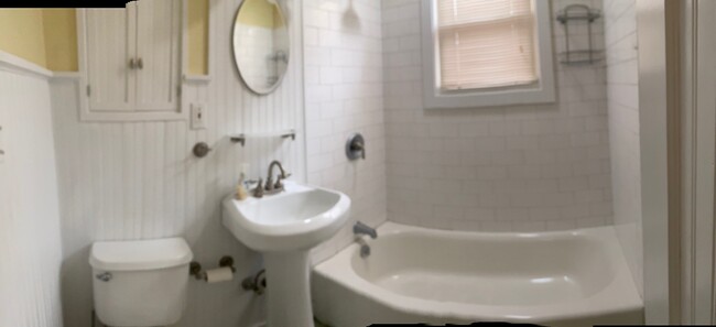 Bathroom - 414 Centre St