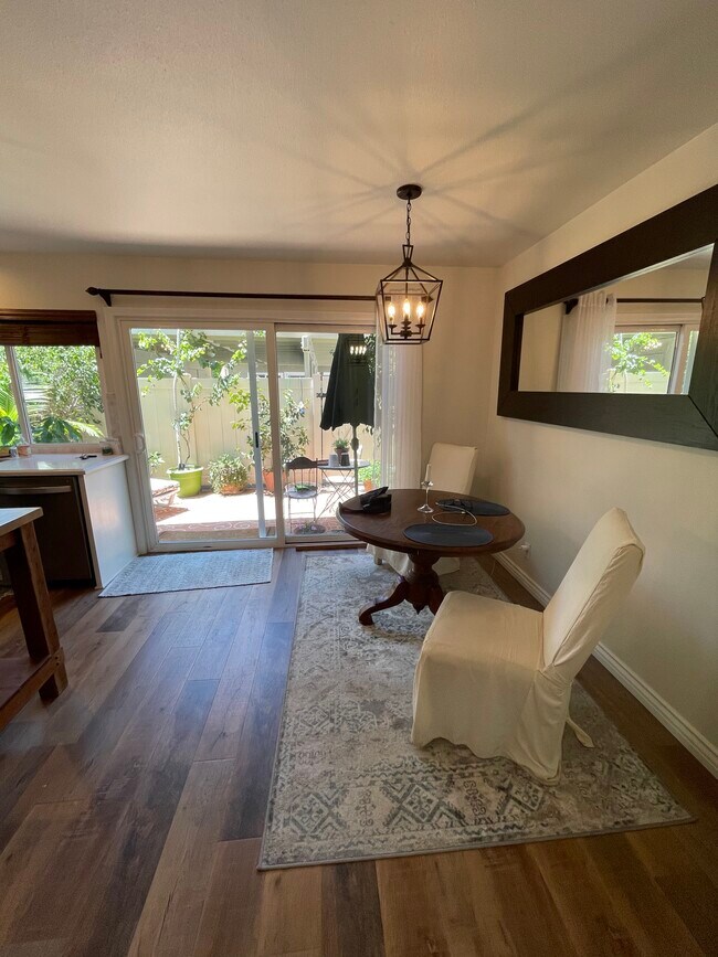 Building Photo - 596 Rio Grande Cir