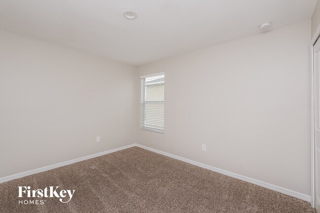 Building Photo - 10111 Crested Fringe Dr