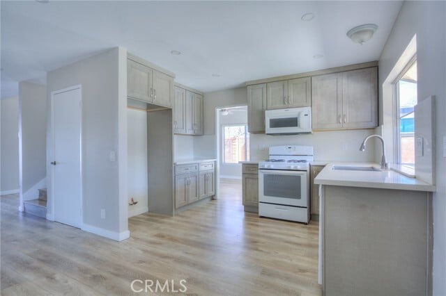 Building Photo - 15326 Swarens Ct