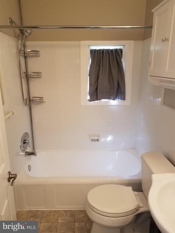 Building Photo - 420 Highland Ave