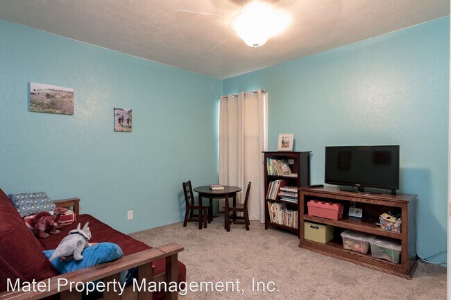 Building Photo - 4 br, 2.5 bath House - 1439 MERRITT ST