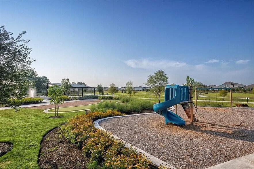 Community playground - 9829 Heritage Run Ln
