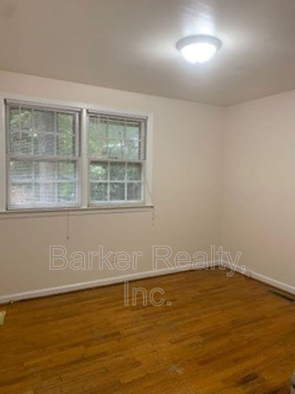 Building Photo - 2302 Lora Ln