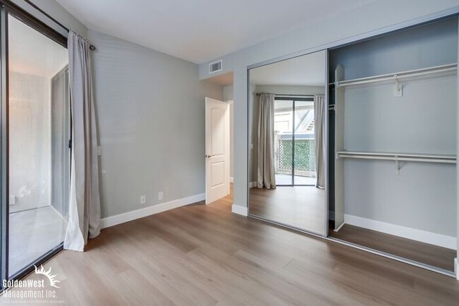 Building Photo - Updated 2Bdm 2Ba Condo in the Creekwood Co...