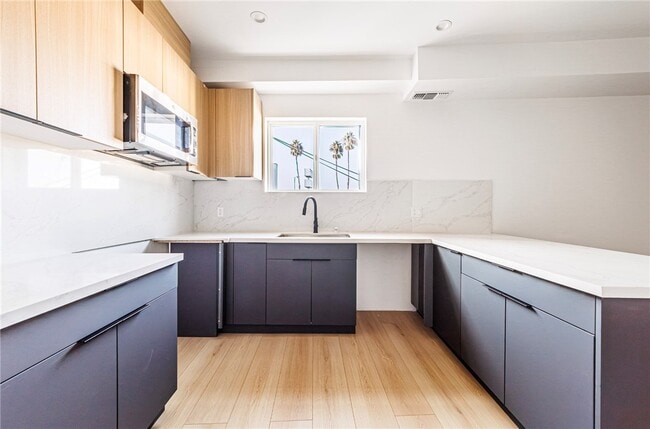 Building Photo - 13461 Beach Ave