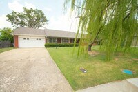 Building Photo - 5105 S Kingston Ave