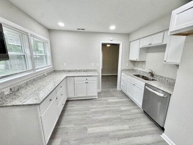 Building Photo - 4062 Alpine Ave