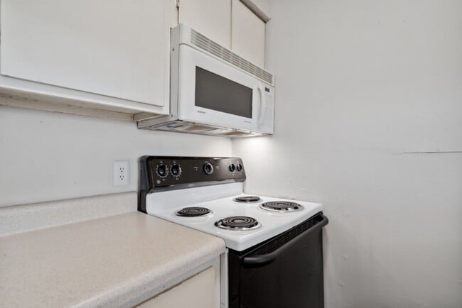 Building Photo - 4105 Speedway, Unit 105