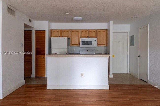 Building Photo - 4847 Via Palm Lakes