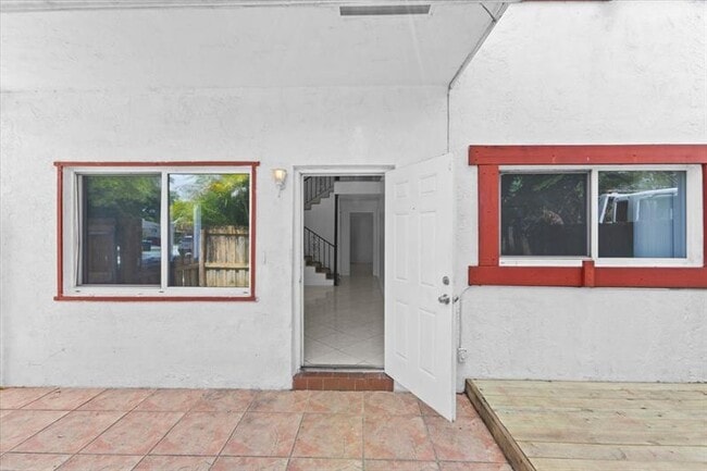 Building Photo - 5410 SW 43rd Terrace