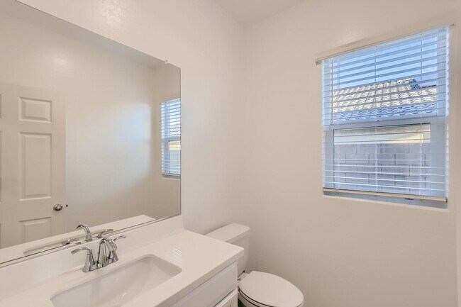 Building Photo - Beautiful 4 bed, 4.5 bath, 3 car garage with full casita!