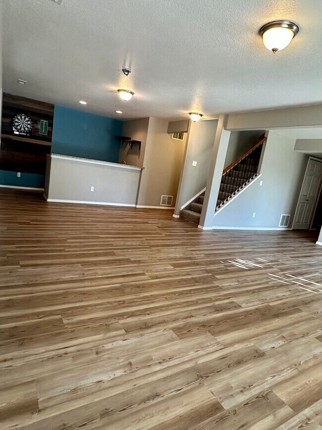 Building Photo - BEAUTIFUL 4BD HOME in MESA RIDGE with MOUN...