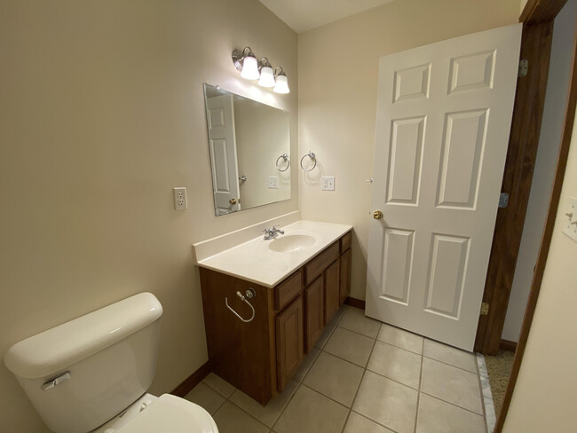 Building Photo - 5355 Midway Dr