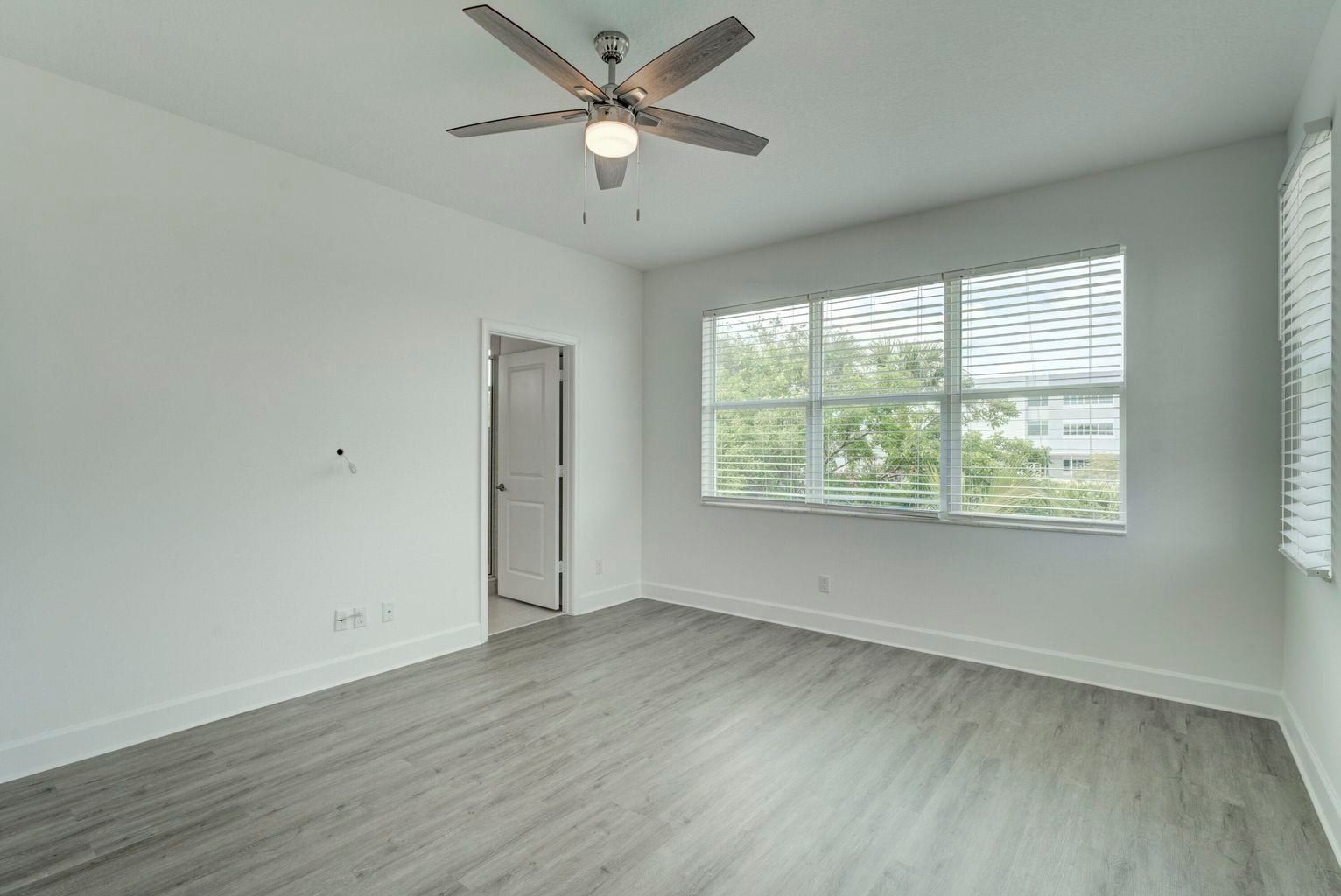 Building Photo - 9075 Kingsmoor Way