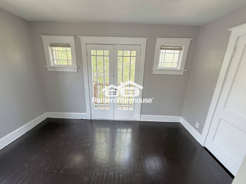 Building Photo - 3113 Thompson Ave