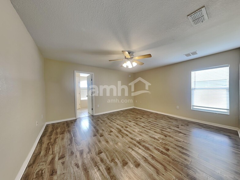 Building Photo - 3545 Marsh Wren St