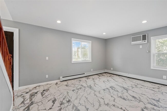 Building Photo - 1 Center Ct