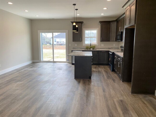 Building Photo - 476 Cedar Hollow Dr
