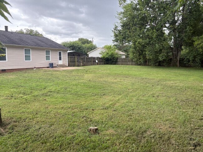Building Photo - 2104 Split Rail Rd