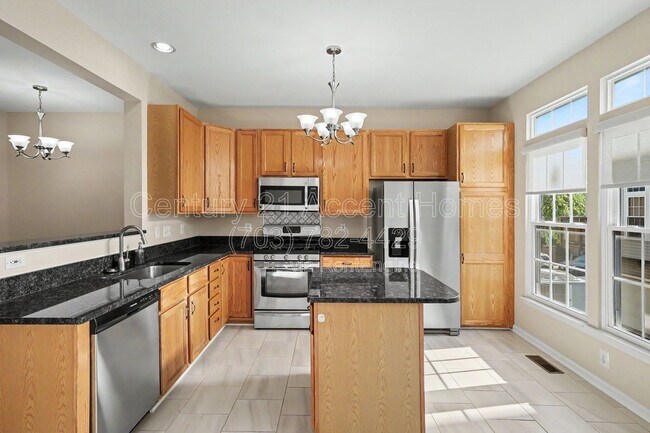 Building Photo - 968 Harrison Cir