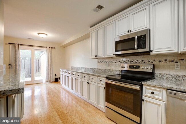 Building Photo - 10605 Summer Oak Ct