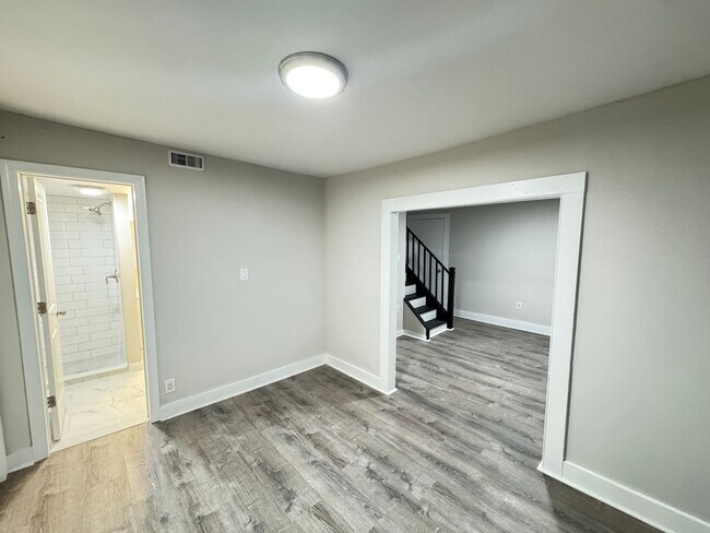 Building Photo - 38 Clifton Ave