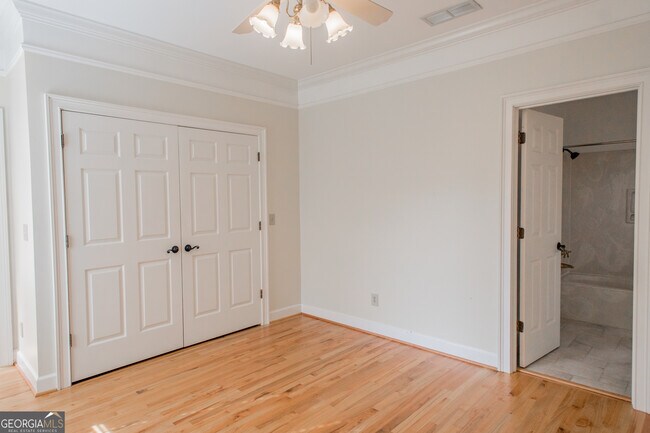 Building Photo - 540 Birkdale Dr