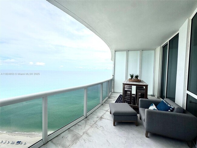 Building Photo - 16001 Collins Ave