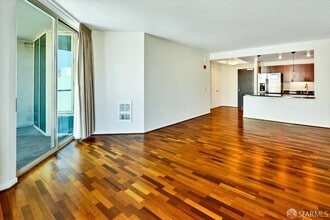 Building Photo - 88 King St