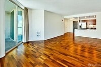 Building Photo - 88 King St