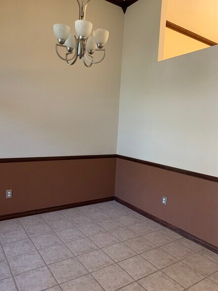 Building Photo - 3201 Meadow Ave