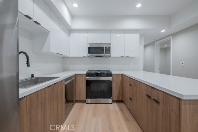Building Photo - 10218 Fernglen Ave