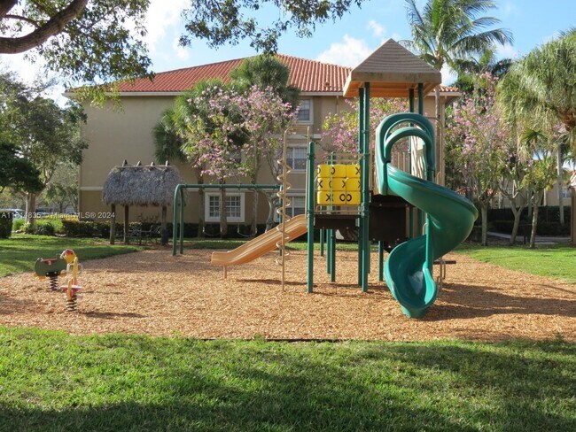 Building Photo - 140 SW 117th Ave