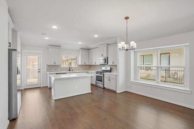 Building Photo - 2107 Pueblito Dr